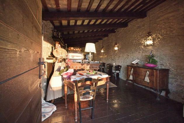 Castello Di Albereto Hotel Trarivi Luaran gambar
