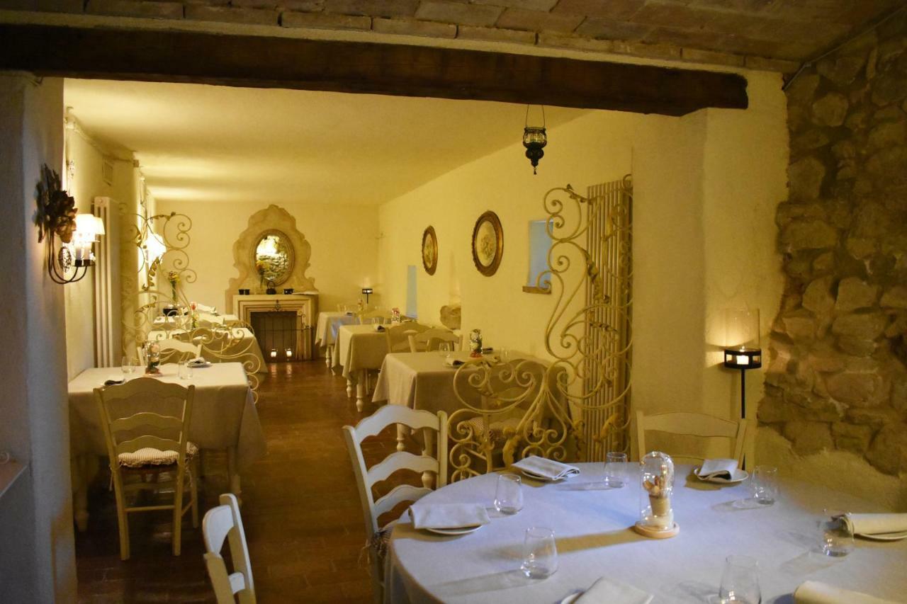 Castello Di Albereto Hotel Trarivi Luaran gambar